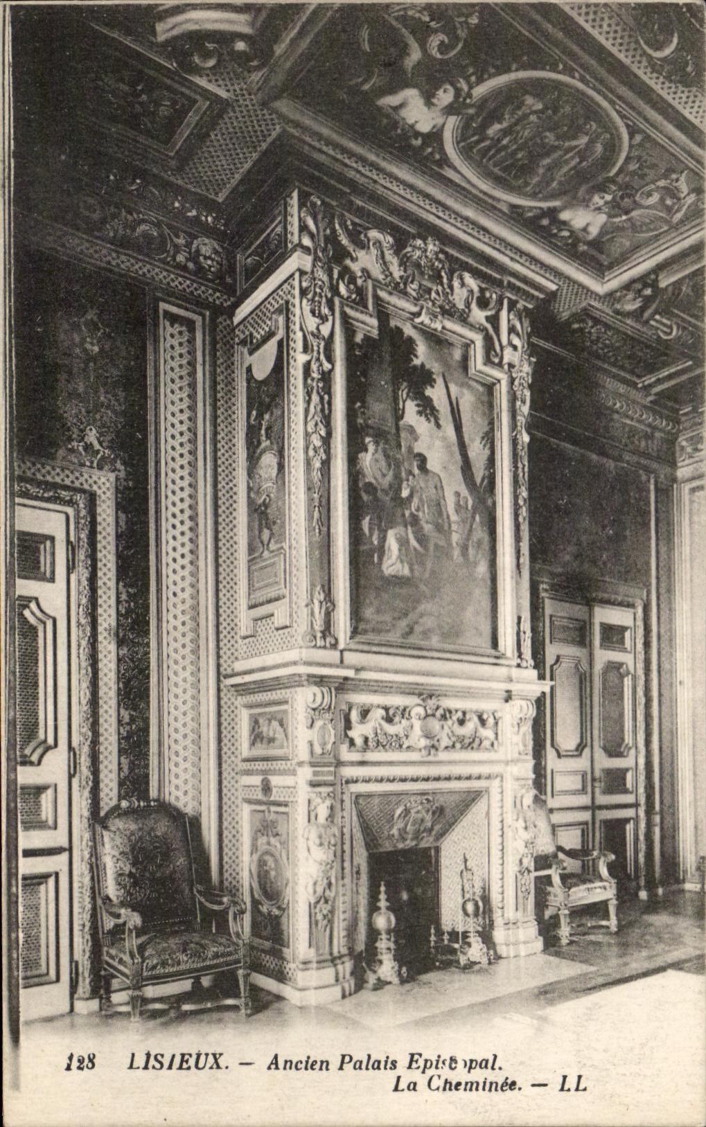 CPA Lisieux Ancien Palais Palais episcopal La Cheminee