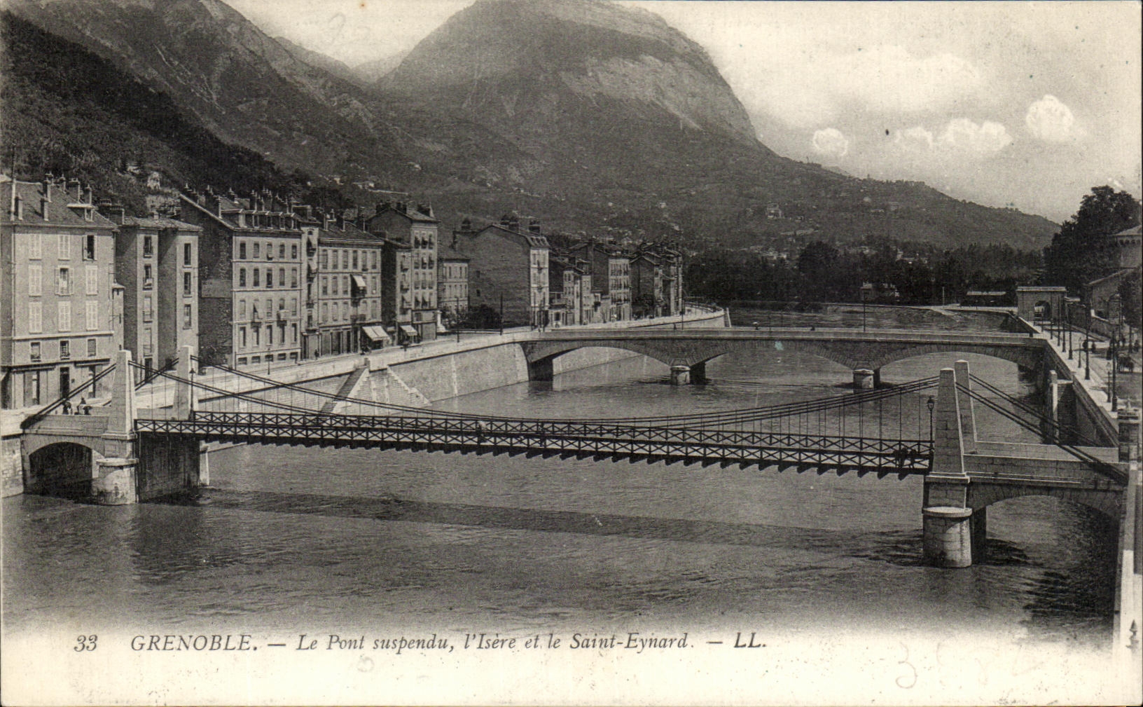 CPA Grenoble Le pont suspendu I'Isere et le Saint Eynard