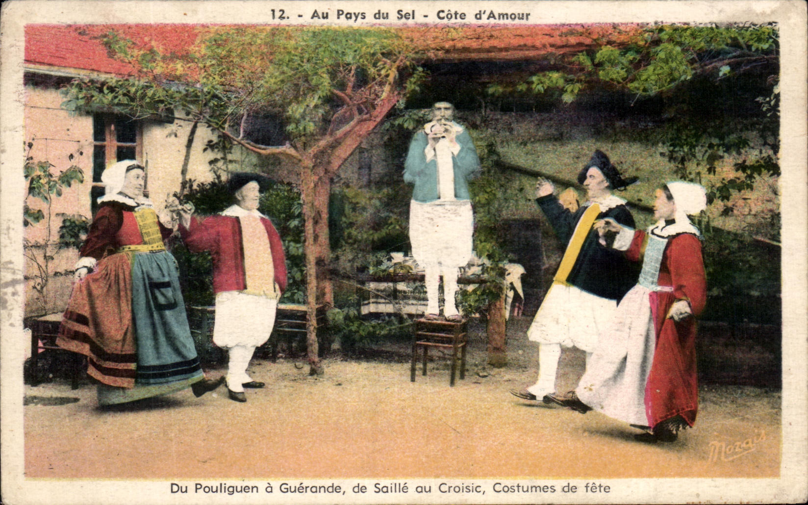 CPA Au Pays Du Sel Cote D'Amour Du Pouliguen a Guerande de Saille au Croisic Costumes de fete Folklore 