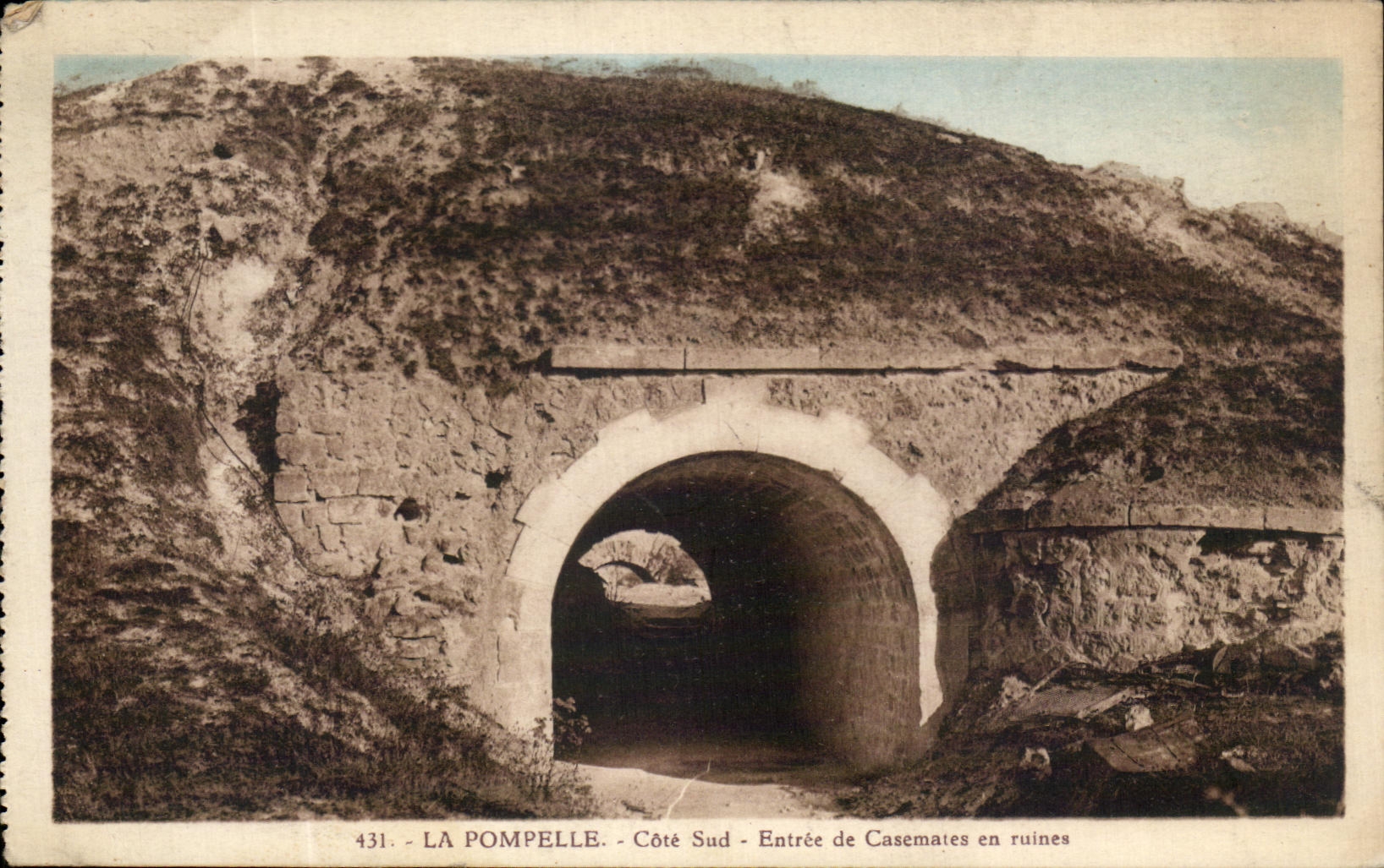 CPA La Pompelle Cote Sud Entree de Casemates en ruines Militaria
