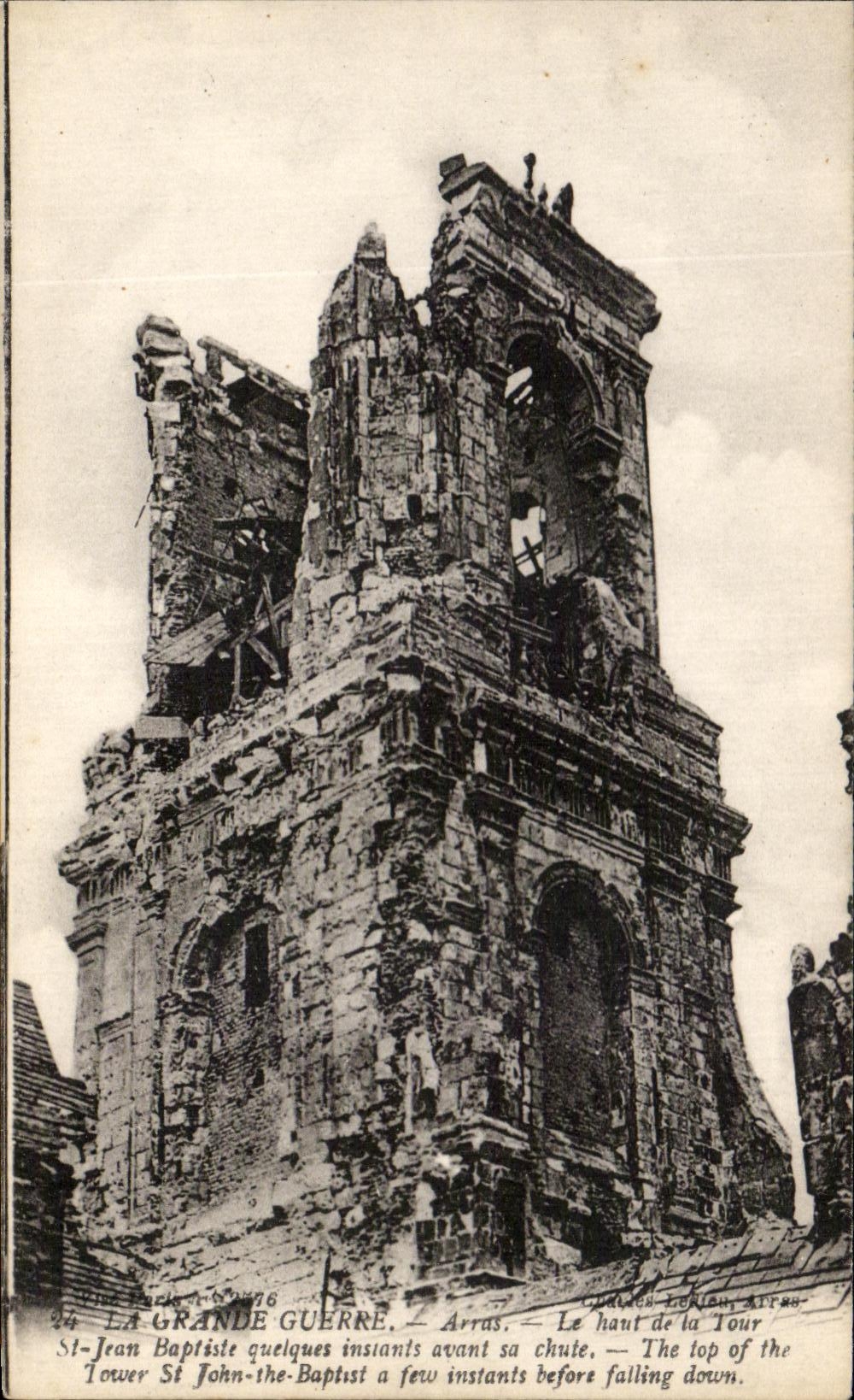 CPA La Grande Guerre Arras Le Haut de la Tour St Jean Baptiste Militaria 