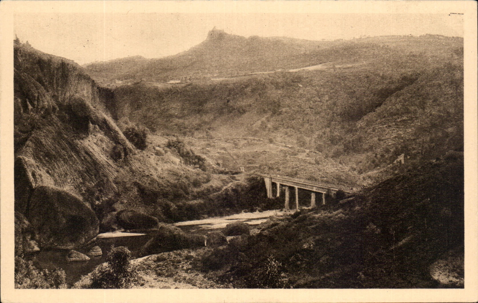 CPA La Region Du Velap La Vallee De l'Allier A Rochegude