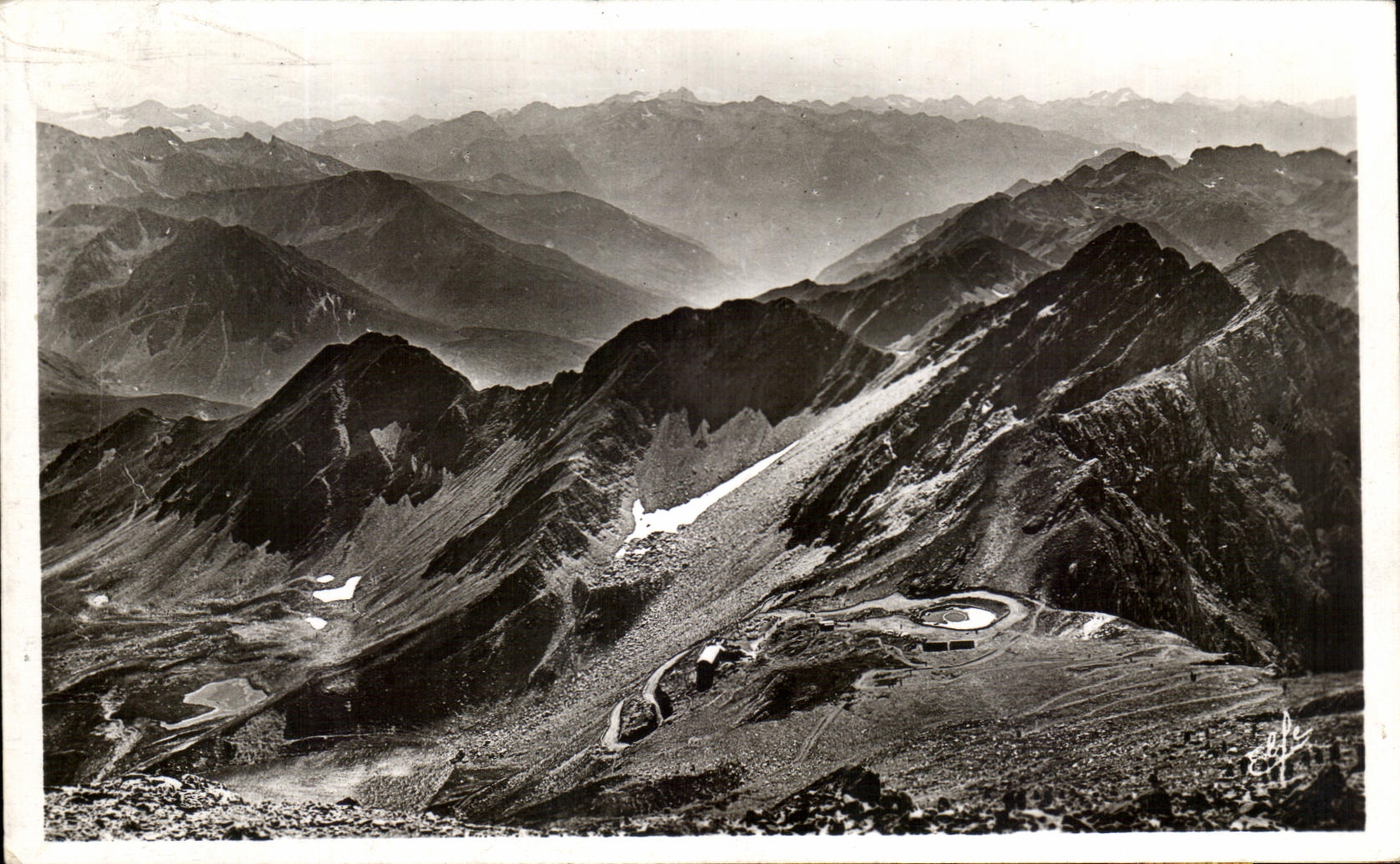 CPA Pyrenees Ocean Pic Midi Le Plateau Du Laquet Terminus De La Route Vu Du Sommet
