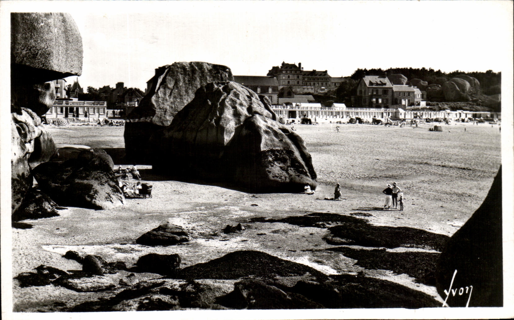 CPA Tregastel La plage a maree basse