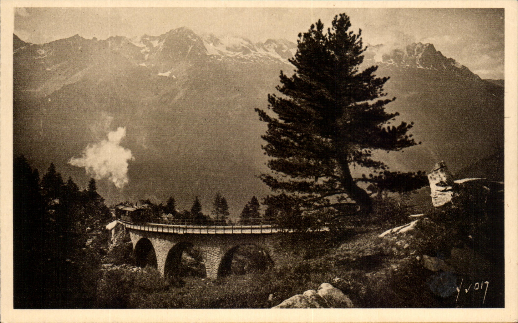 CPA Chamonix Mont Blanc Le Brevent et le Chemin de Fer du Montenvers Train 