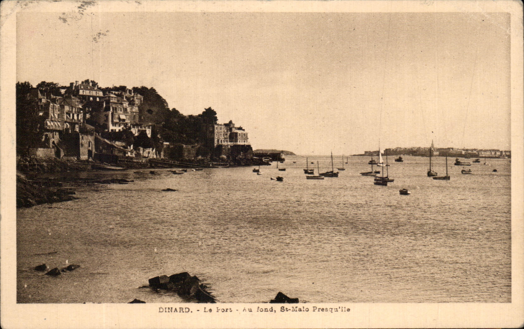 CPA Dinard Le port au fond St Malo Presqu'lle