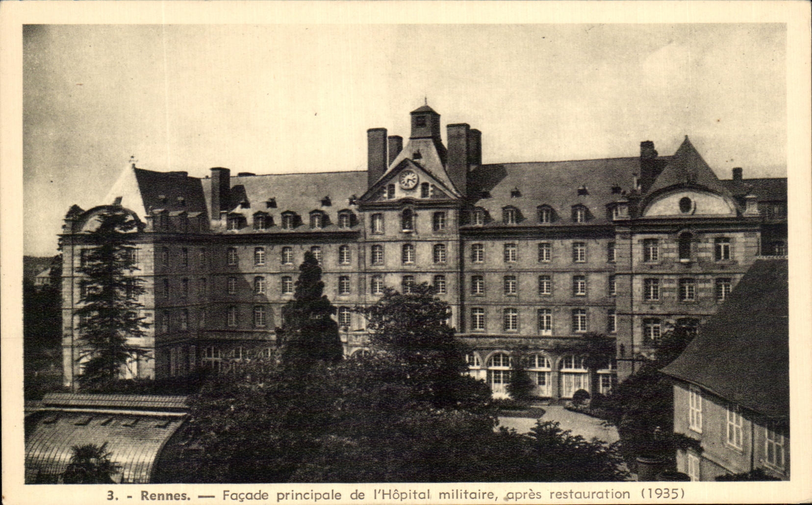 CPA Rennes Facade principale de l'hopital Militaire apres restauration