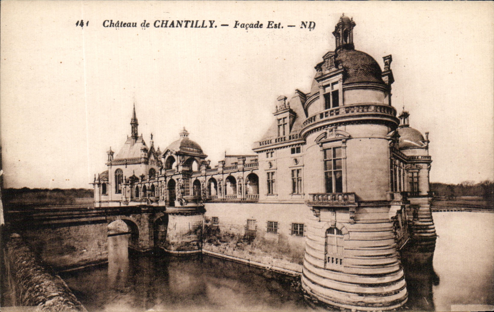 CPA Chateau de Chantilly Facade Est