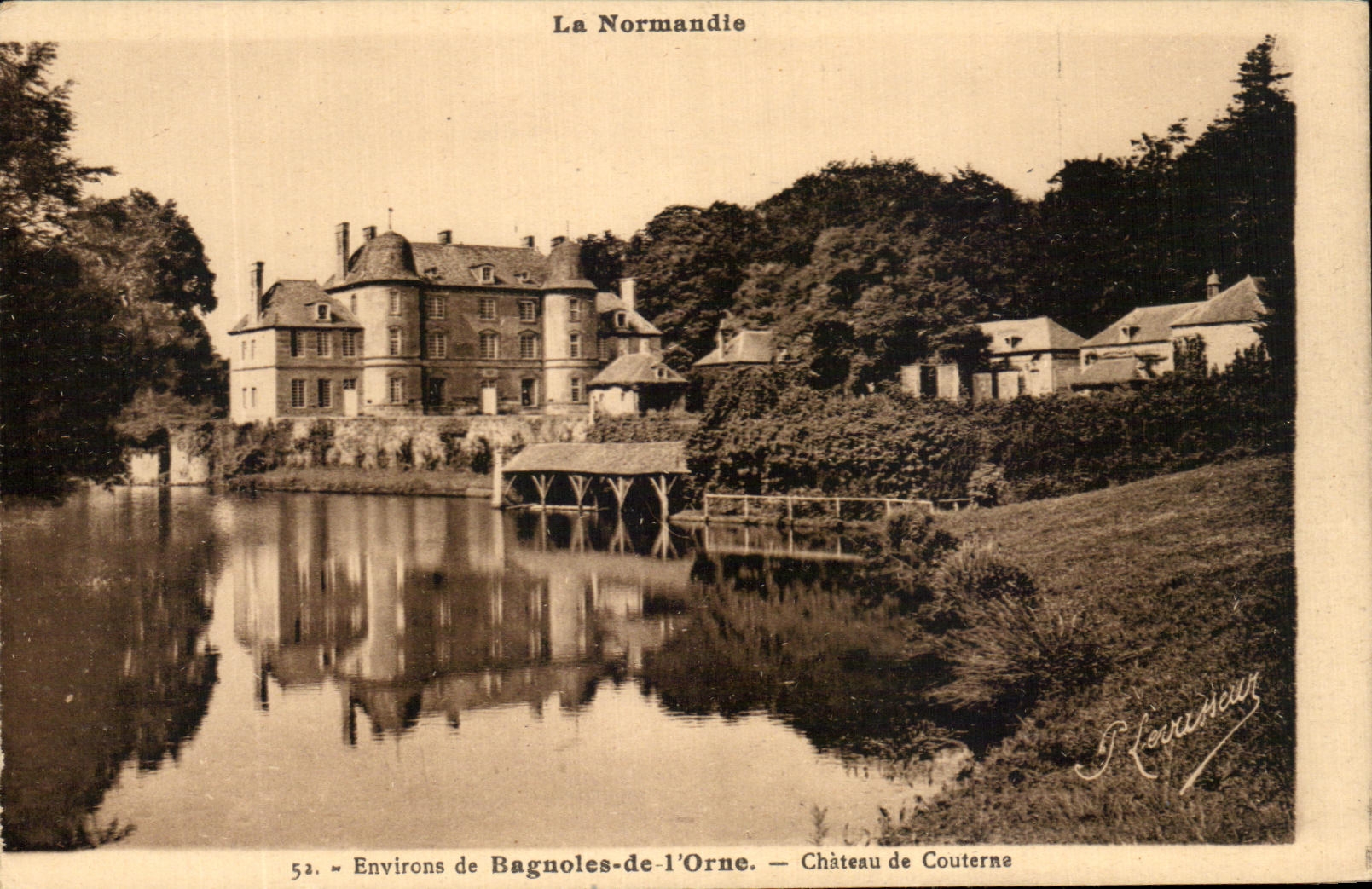 CPA Le Normandie Environs de Bagnoles de L'Orne Chateau de couterne
