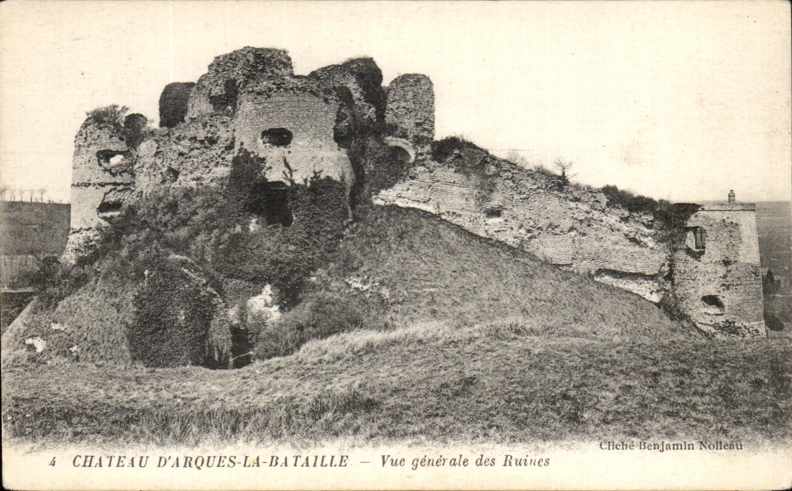 CPA Chateau D'Arques La Bataille Vue generale des Ruines