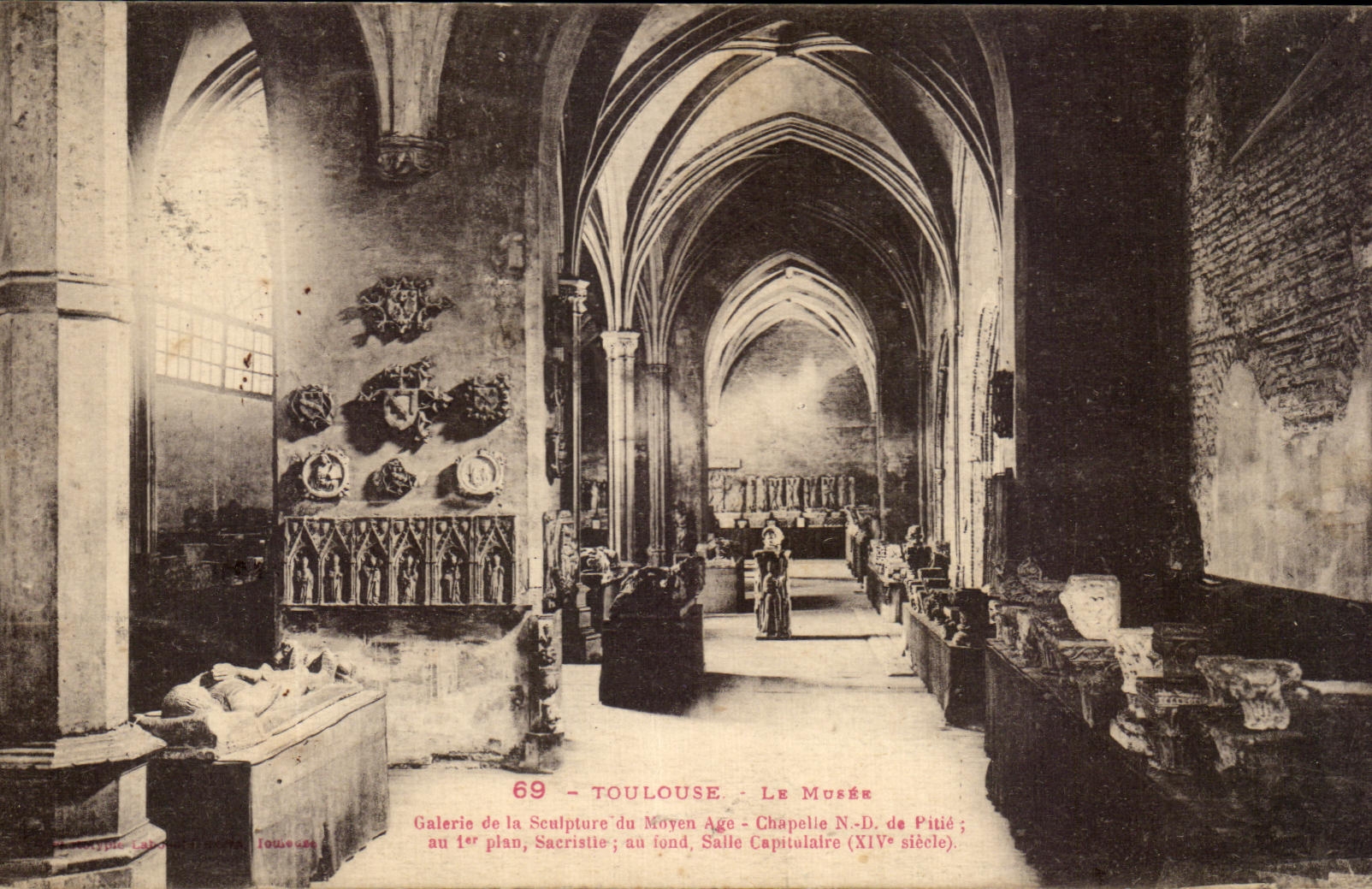 CPA Toulouse Le Musee Galerie de la Sculpture du Moren age