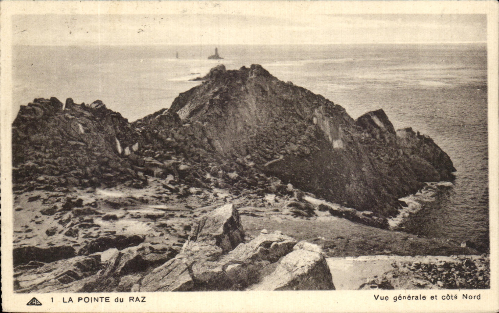 CPA La Pointe du Raz Vue Generale et cote Nord