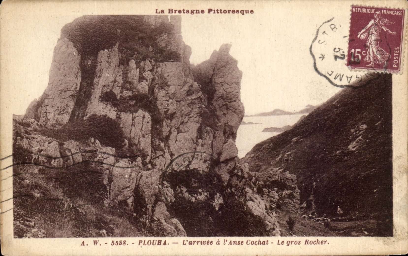 CPA Le Bretagne Pittoresque Plouha L'Arrivee a l'Anse Cochat Le gros Rocher