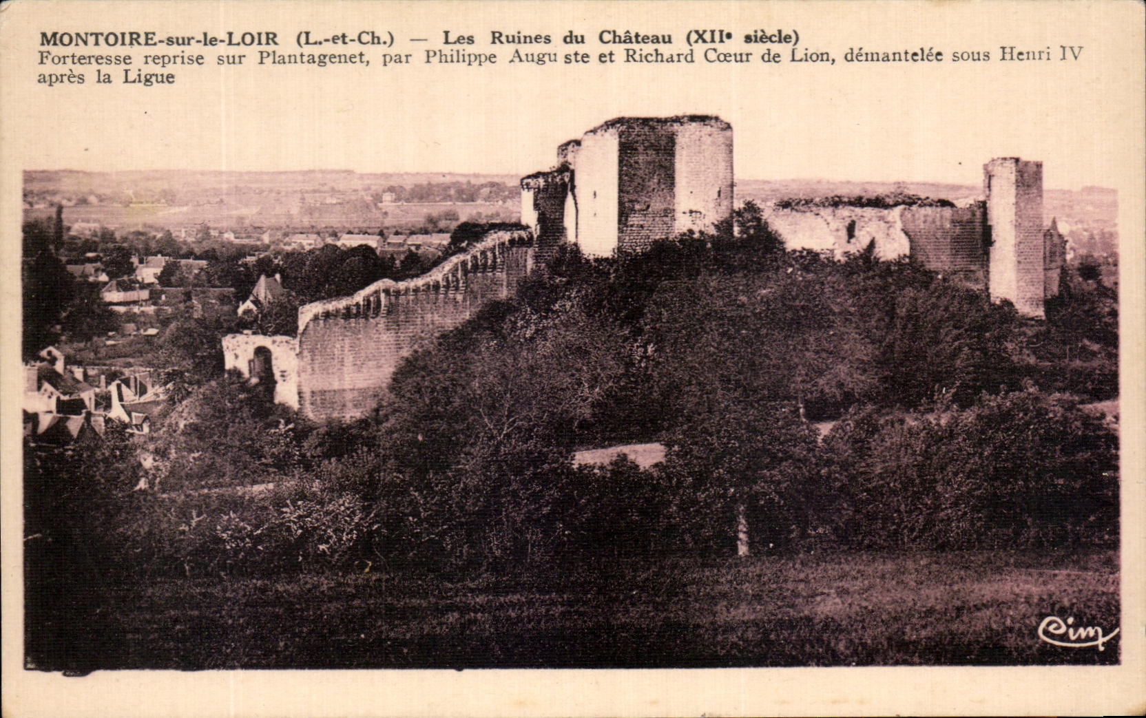CPA Montoire sur Le Loir Les Ruines du Chateau