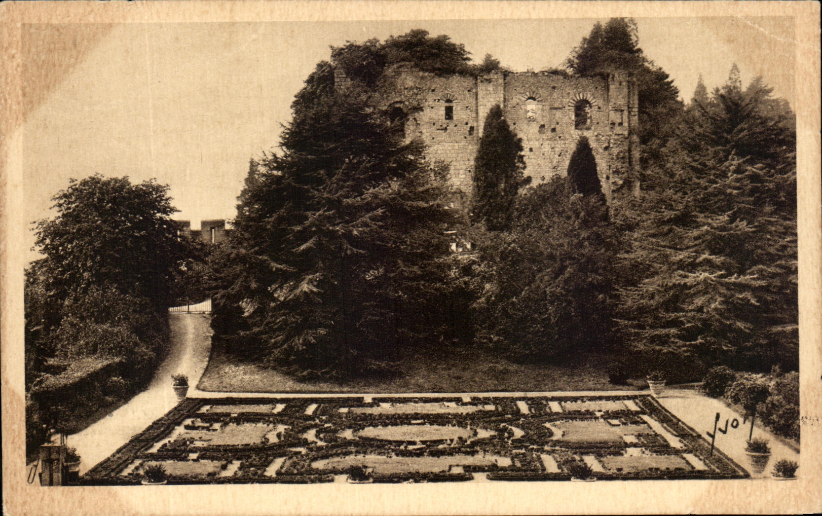 CPA Langeais Le Chateau Les Ruines