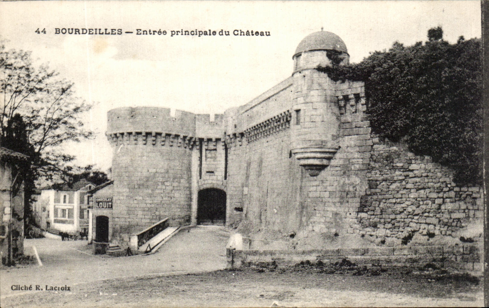 CPA Bourdeilles Entree Principale du Chateau