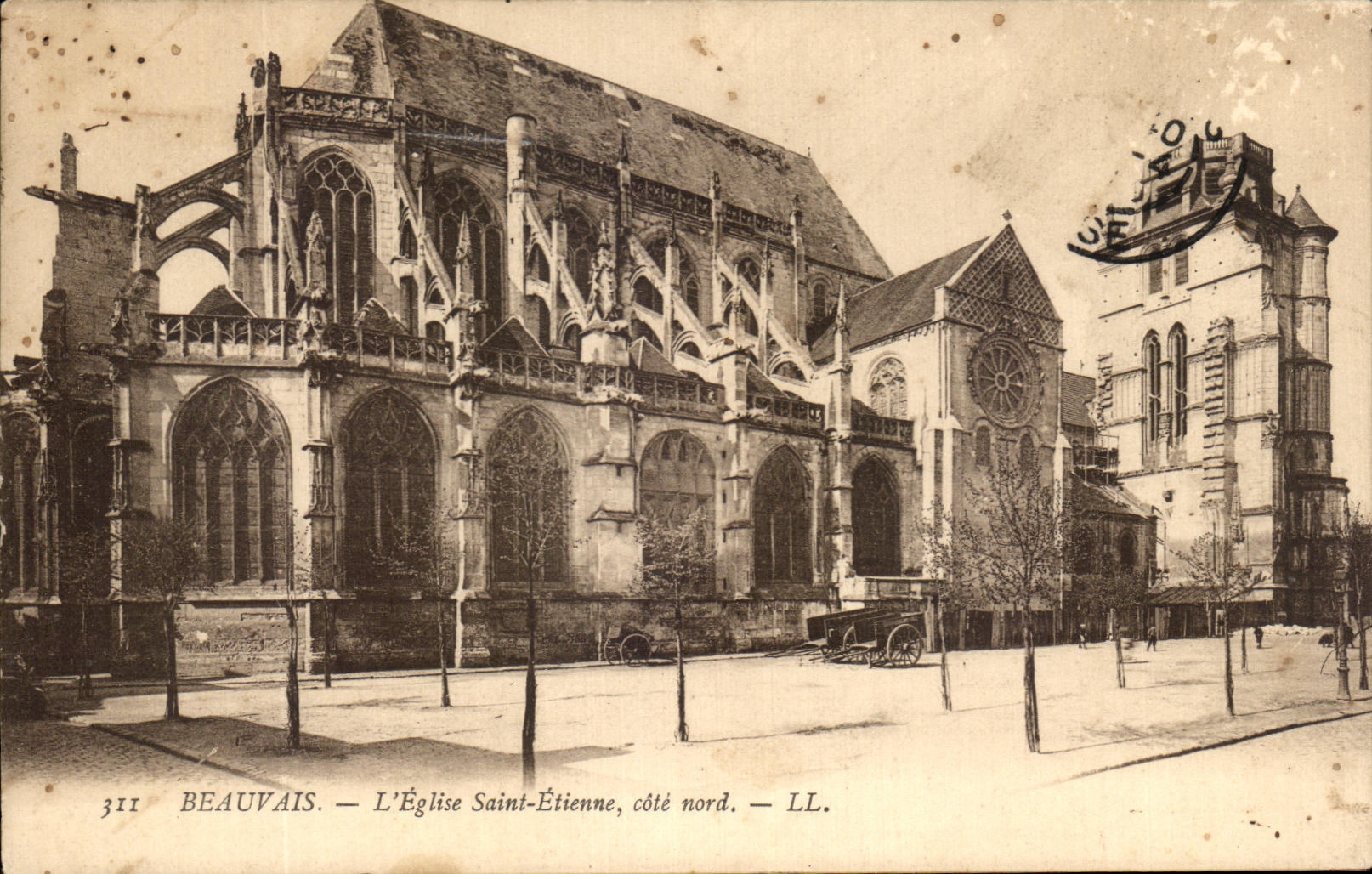 CPA Beauvais L'Eglise Saint Etienne cote nord