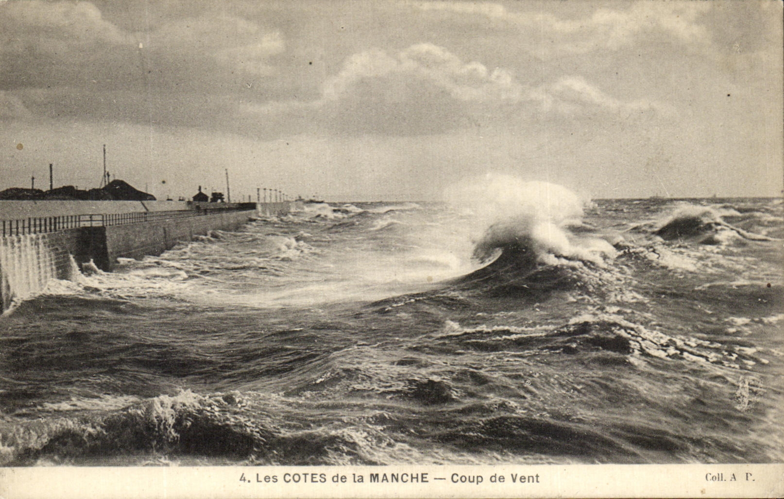 CPA Les Cotes De La Manche Coup De Vent