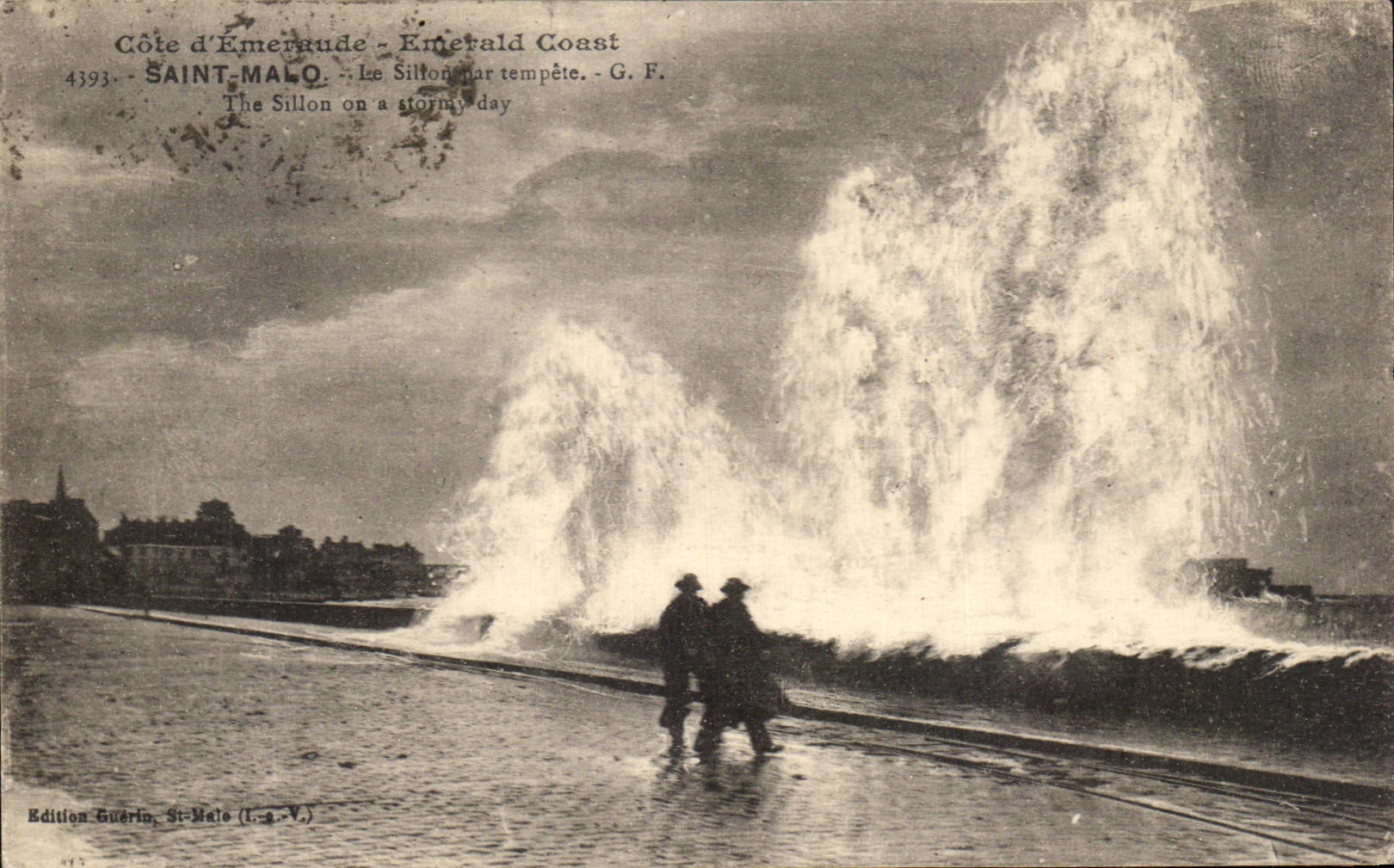 CPA Saint Malo Le sillon par tempete