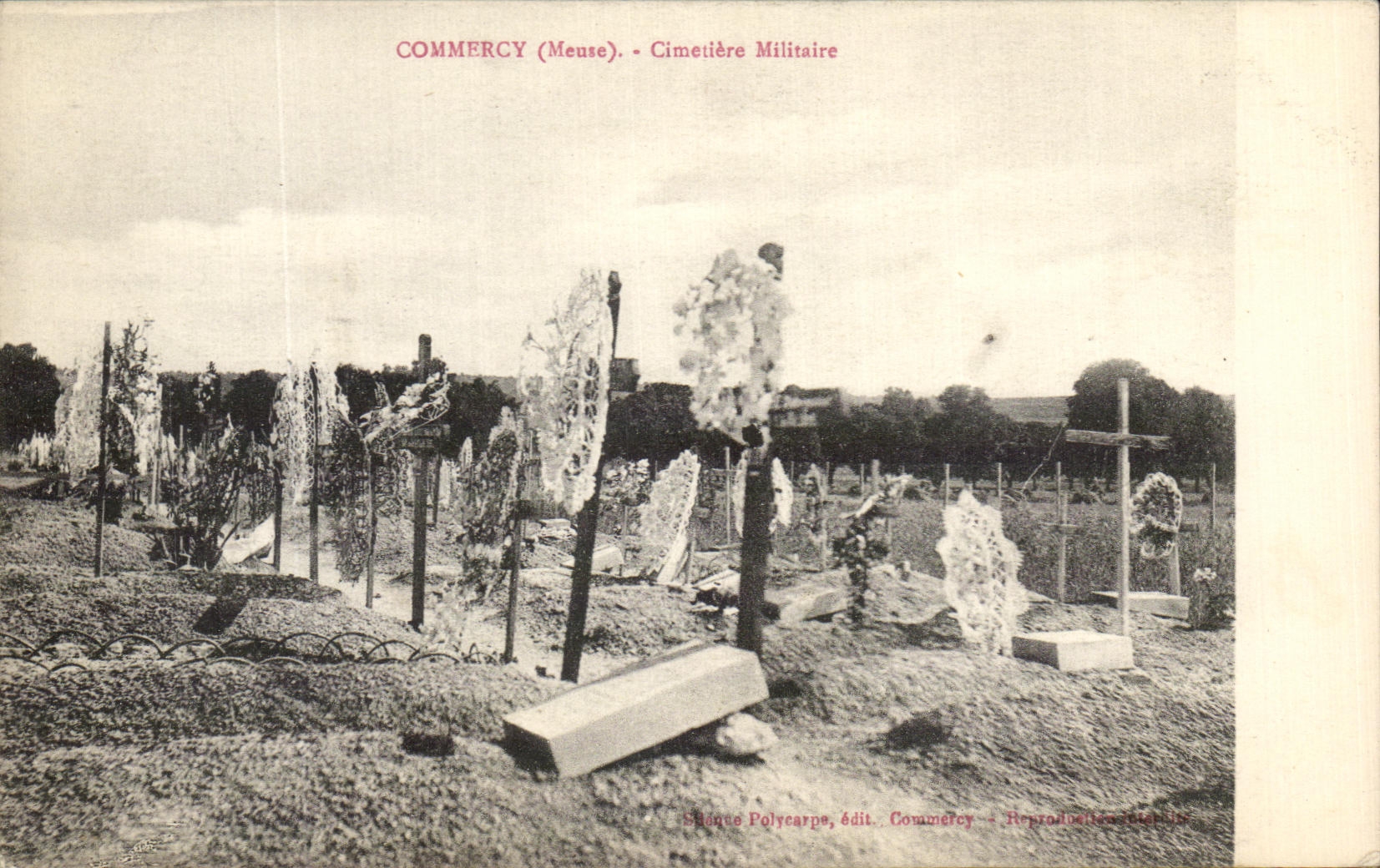 CPA Commercy cimetiere Militaire Militaria