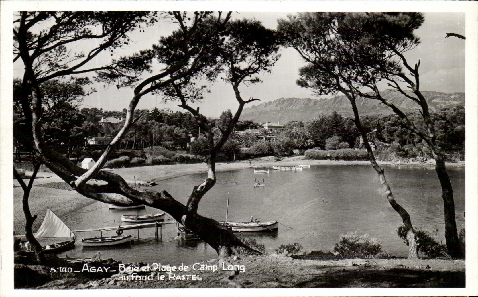 CPA Agay Bale Et Place De Camp Long Au fond Le Rastel