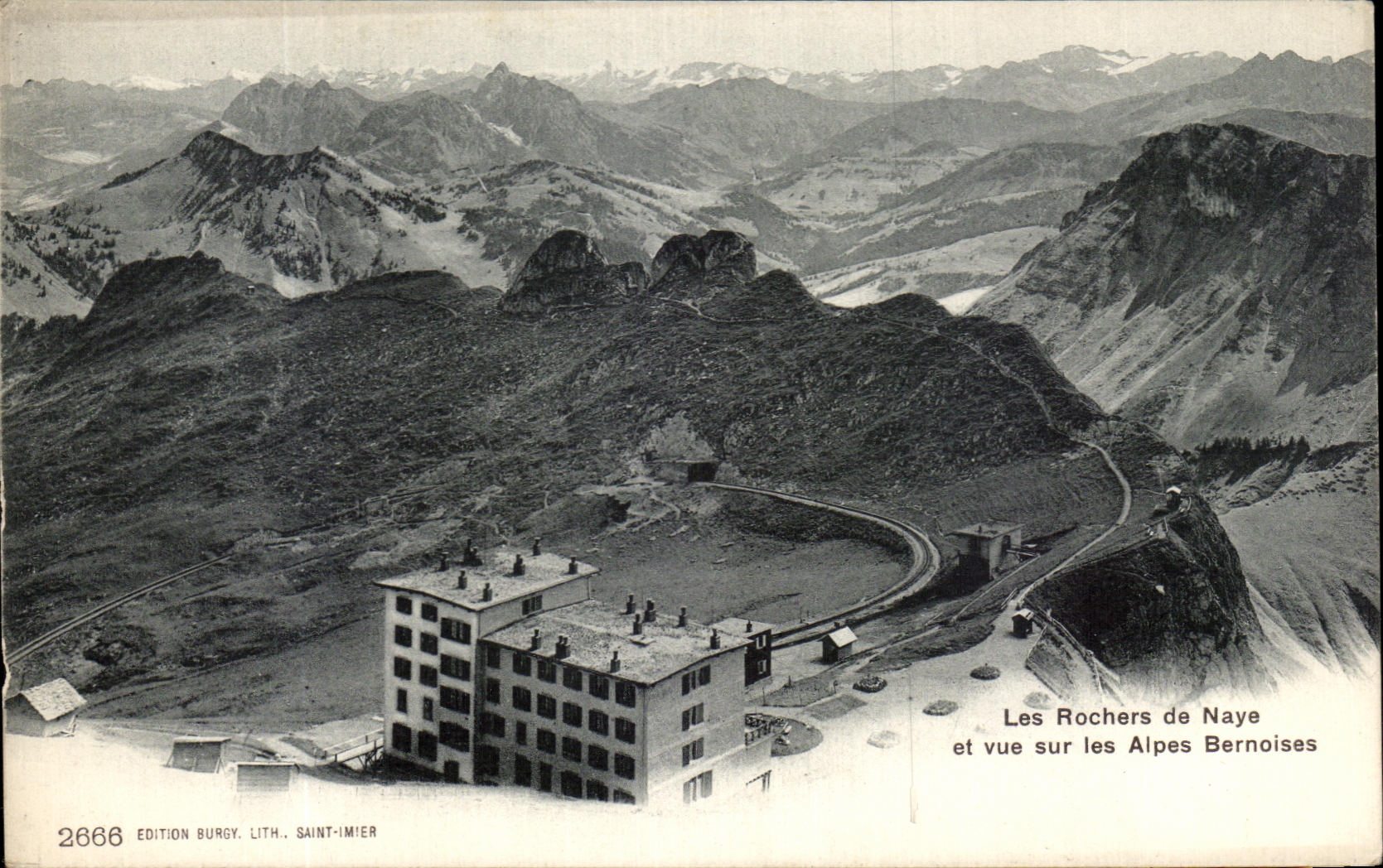 CPA Les Rochers de Baye et vue sur les Alpes Bernoises