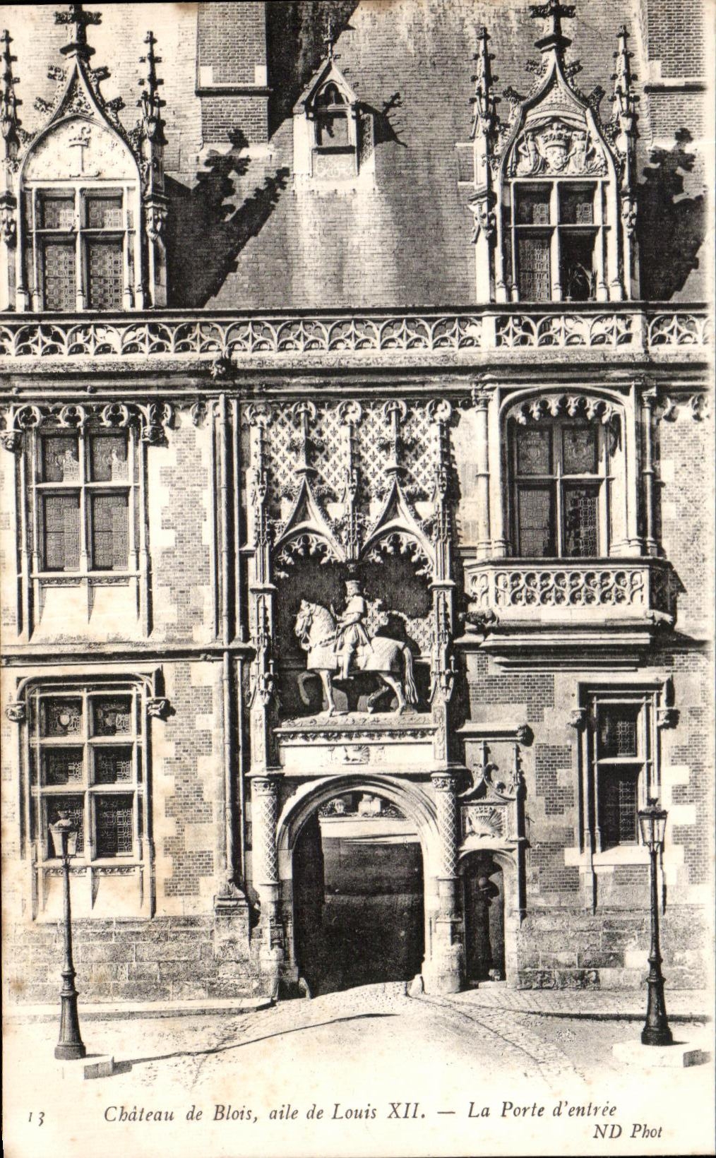 CPA Chateau De Blois Aile De Louis XII La Porte d'Entree