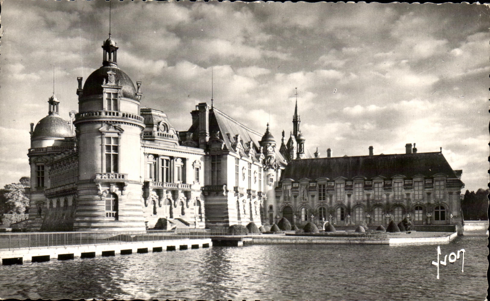 CPSM Chantilly Le Chateau Facade Ouest