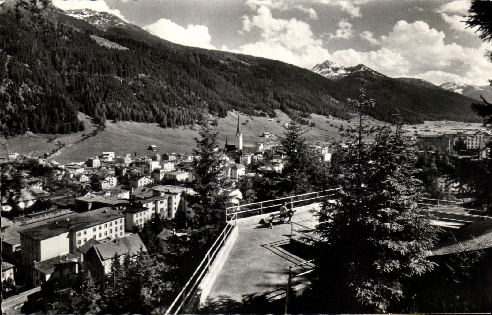 CPA Blick von der Hohen Promenade auf Davos Platz Jakobshorn und Leidbachhorn