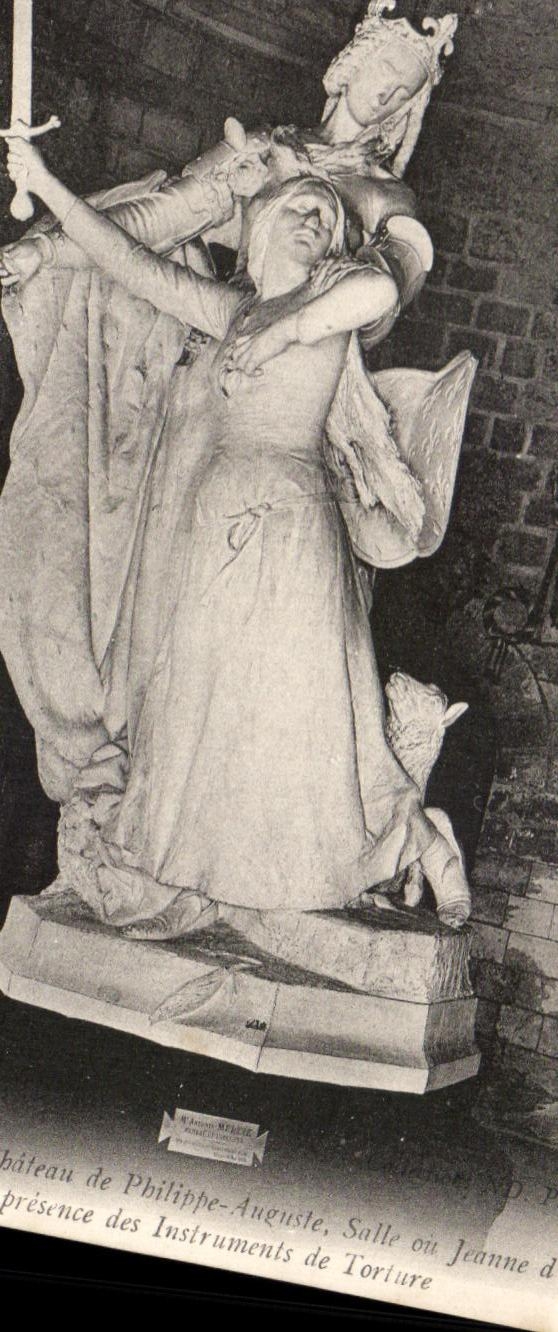 CPA Chateau De Philippe Auguste Salle Of the Jeanne was put in the presence of the instruments of torture