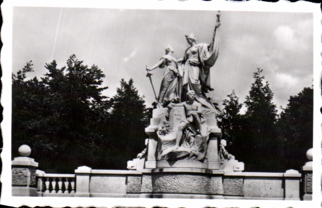 CPSM Neuchatel Monument of the Republic