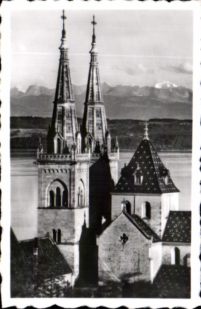 CPSM Neuchatel La Collegiale et les Alpes