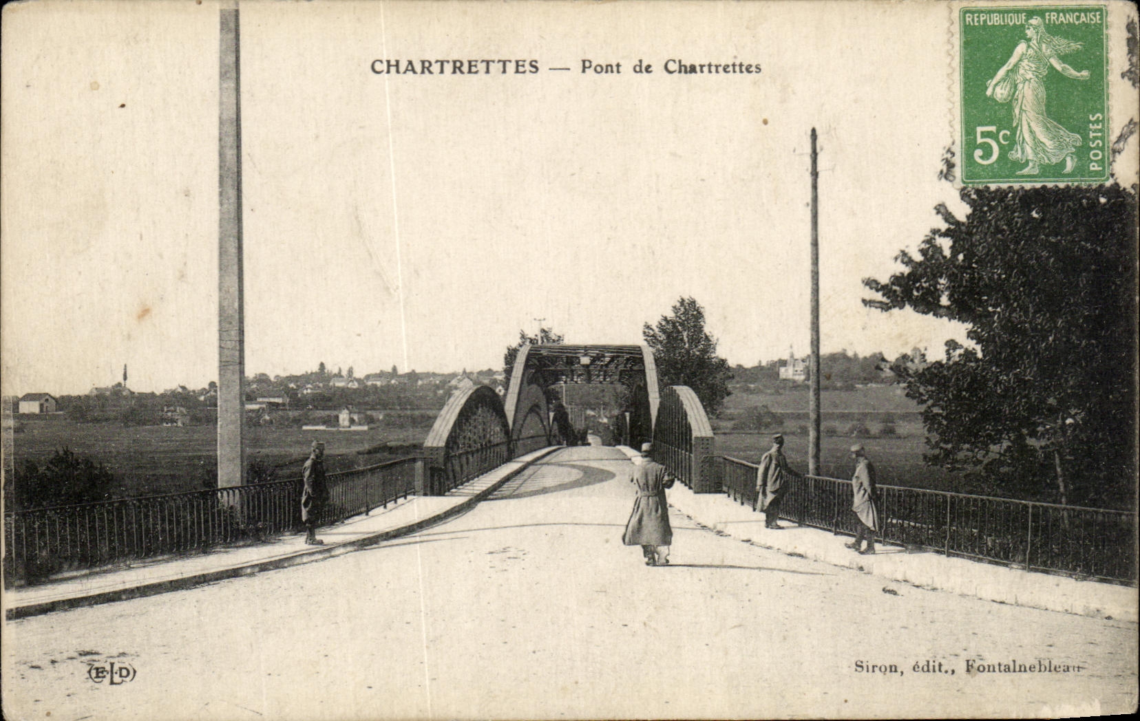 CPA Chartrettes Bridge of Chartrettes Militaria Soldiers