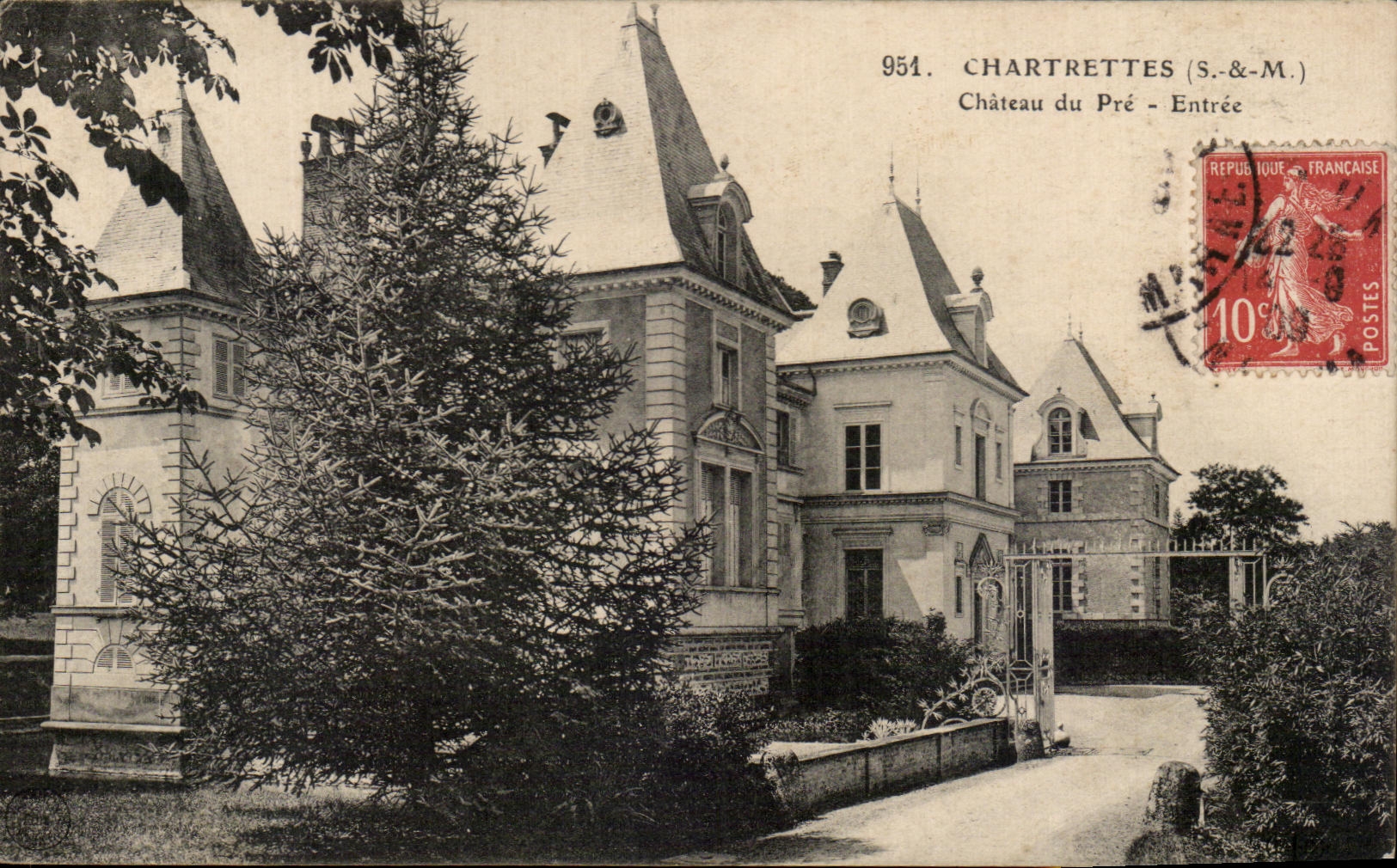 CPA Chartrettes Castle Of Pre Entrance