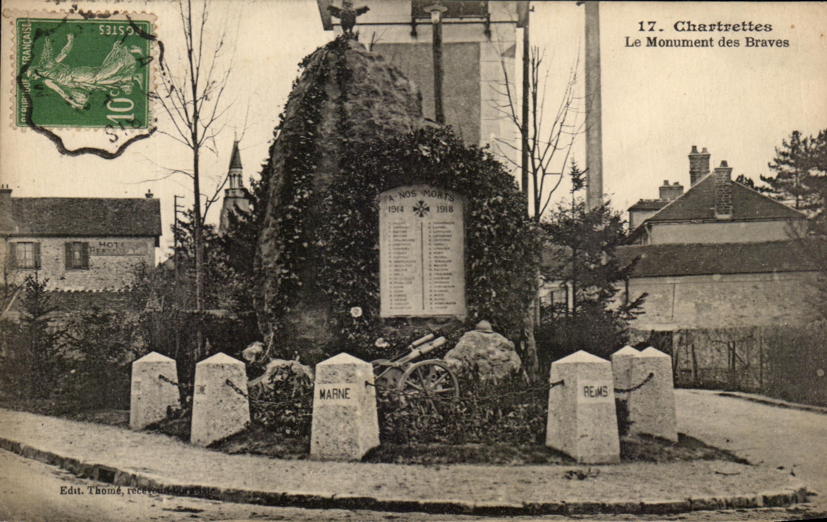 CPA Chartrettes the Monument Of the Militaria Brave men