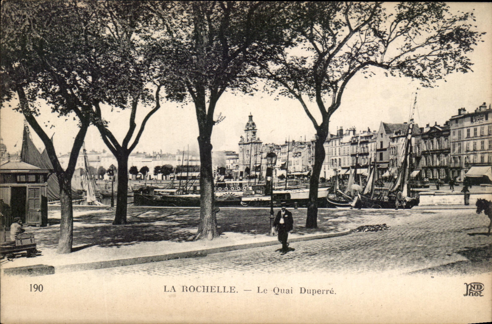 CPA La Rochelle the Quay Duperre Boat