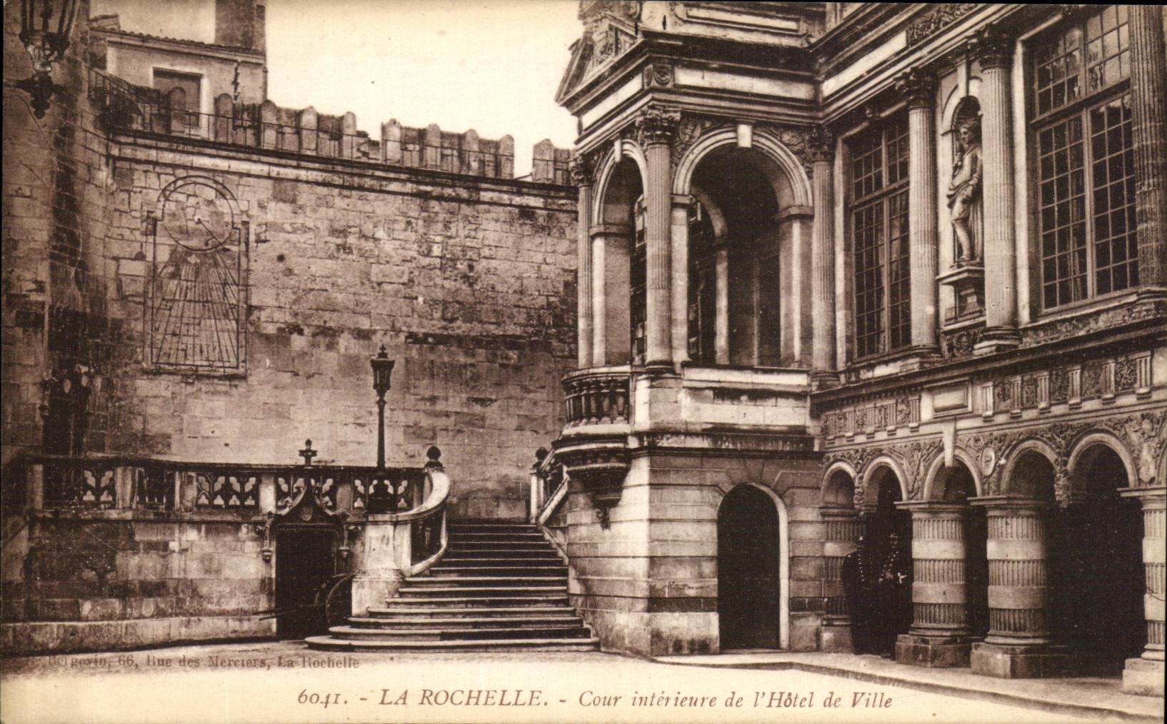 CPA La Rochelle Interior Court of the Town hall