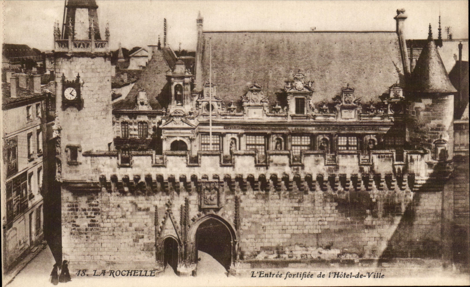 CPA La Rochelle Entrance Fortifiee of the Town hall