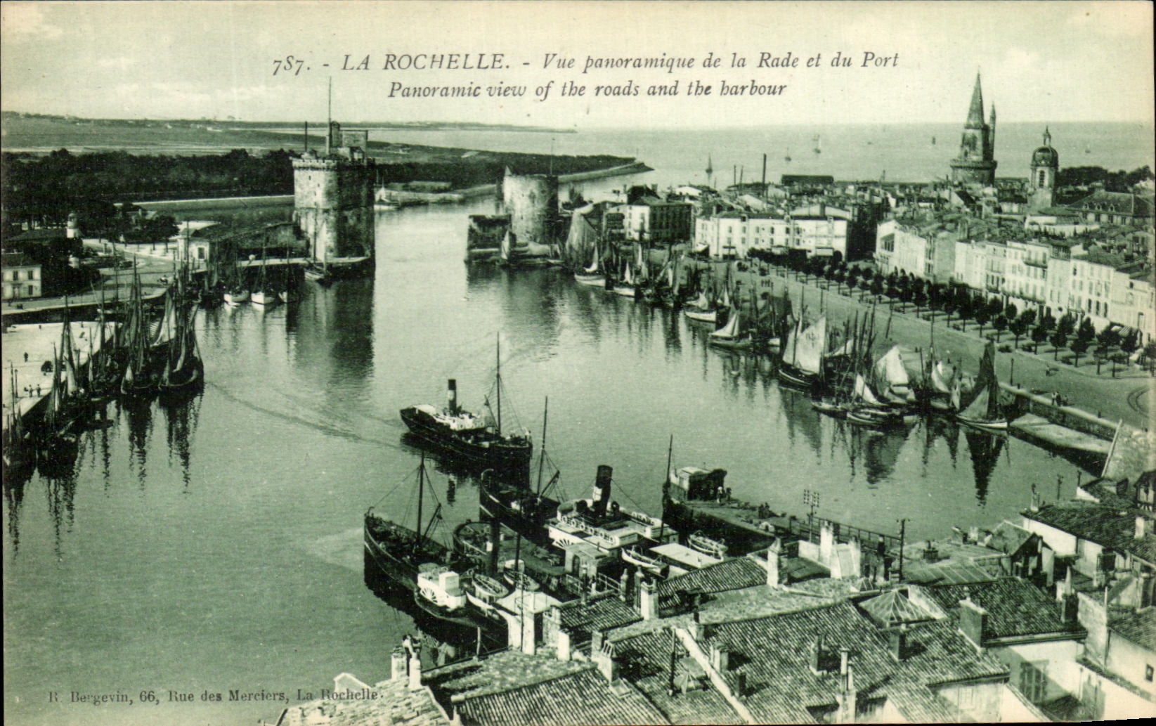 CPA La Rochelle Panoramic View of the Roads and the Port Boats