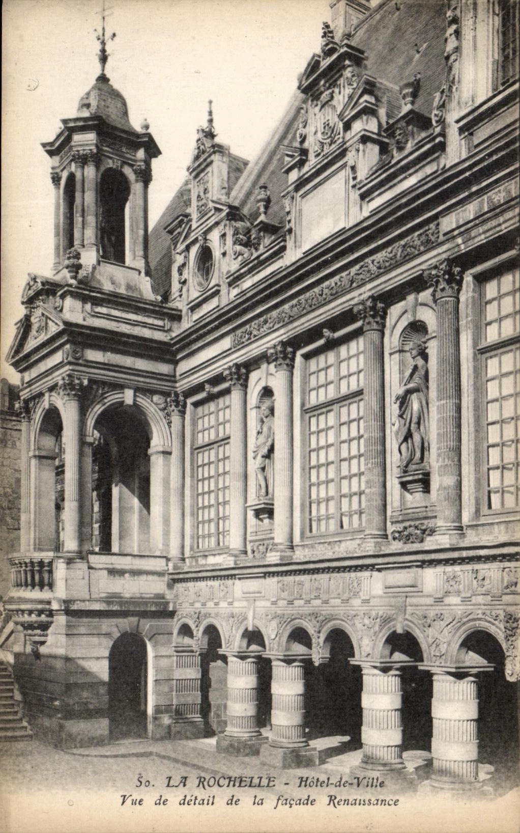 CPA La Rochelle Town hall Seen of detail of the Frontage Renaissance