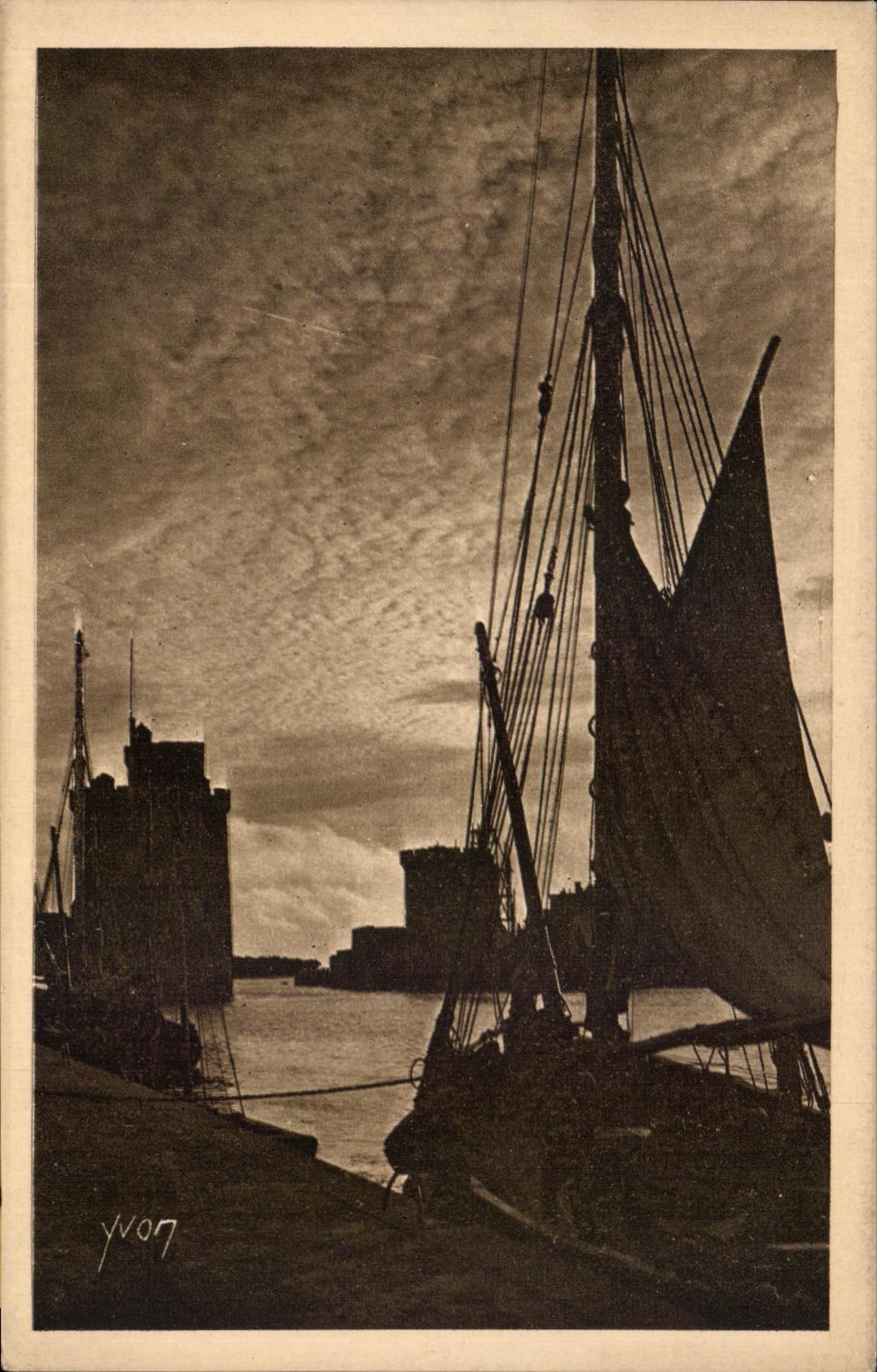 Soft CPA Frank the La Rochelle Entrance of the Port Boat