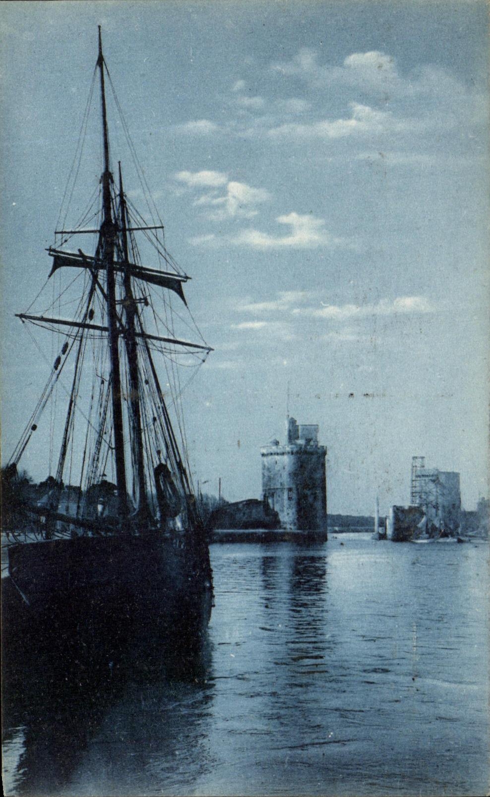 CPA Left the Port of the La Rochelle to the moonlight Boat