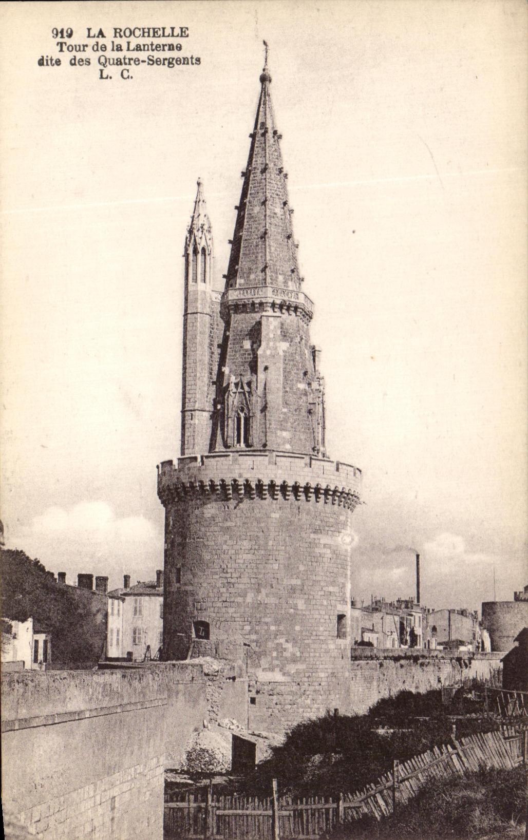 Torre de CPA La Rochelle de la linterna sabida en fecha los cuatro sargentos