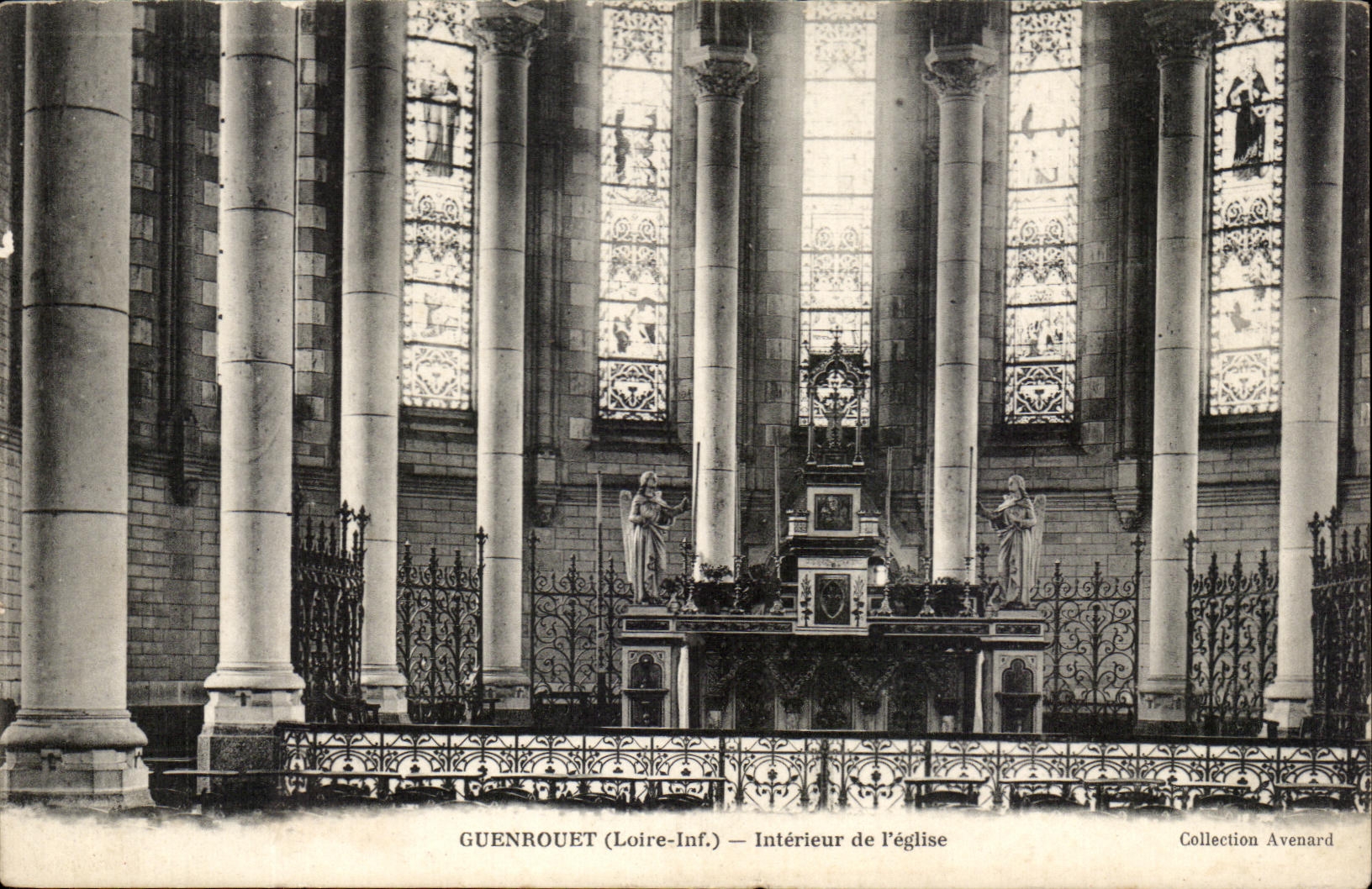 CPA Guenrouet Interieur de l'eglise