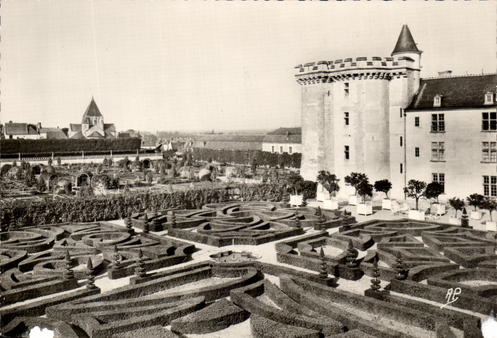 CPSM Villandry Le Donjon et les Jardins