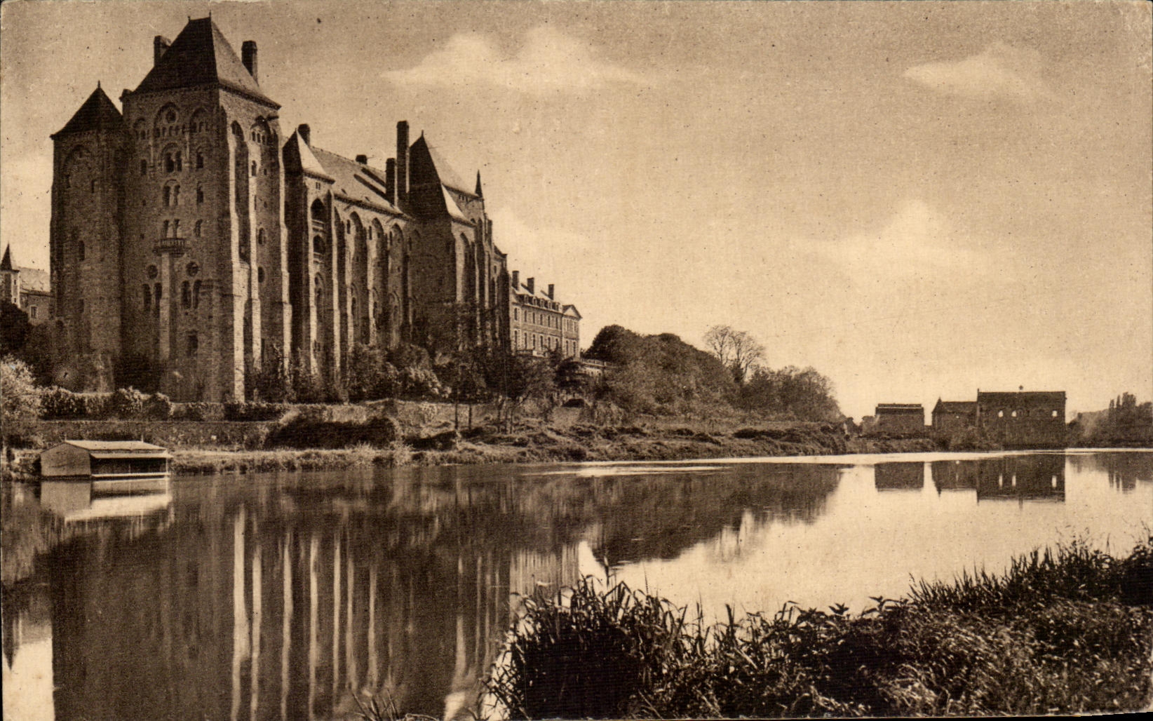 CPA the Abbey St Pierre de Solesmes seen Of Right Bank of the Sarthe