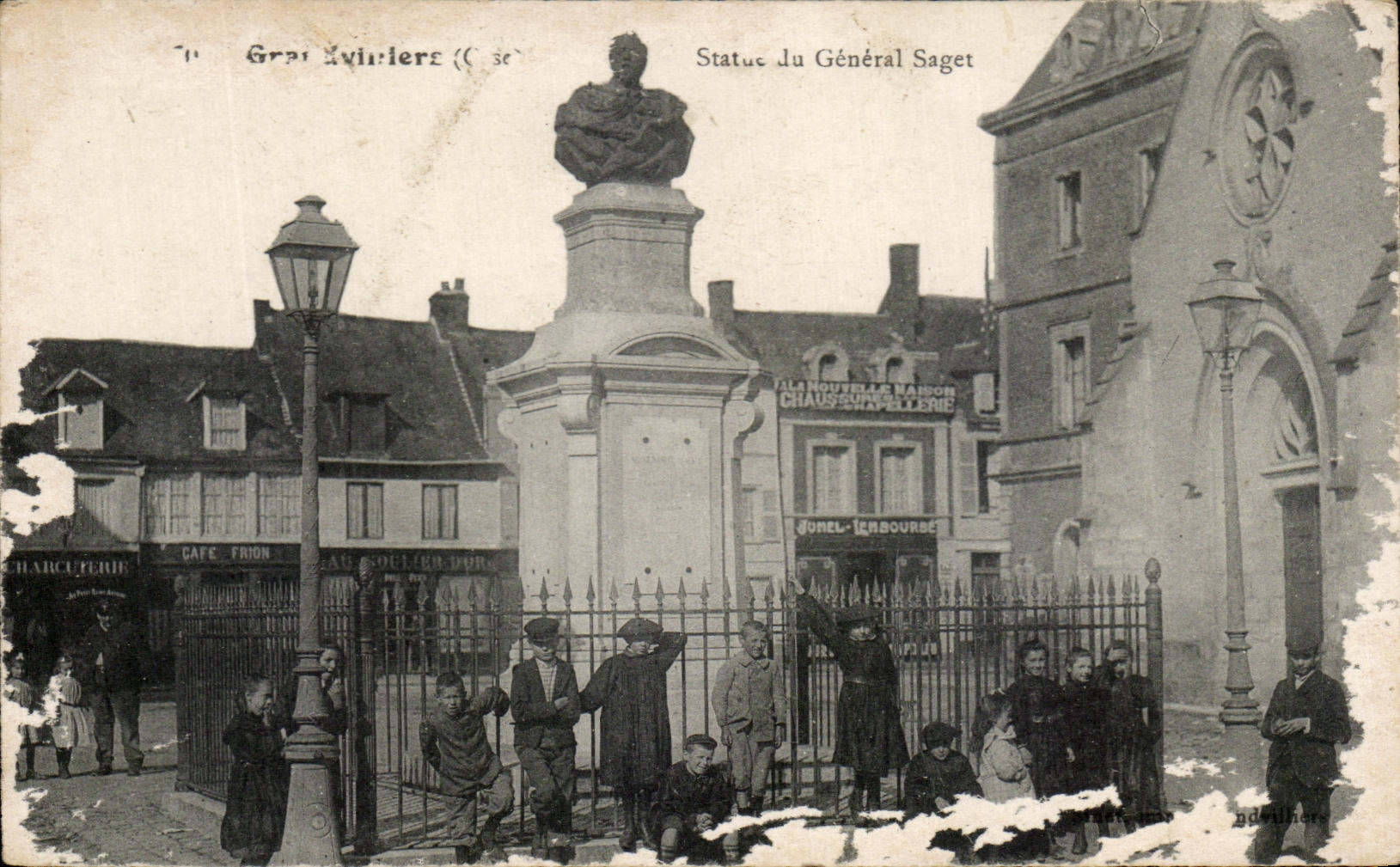 CPA Grandvillers Statue of General Saget Children