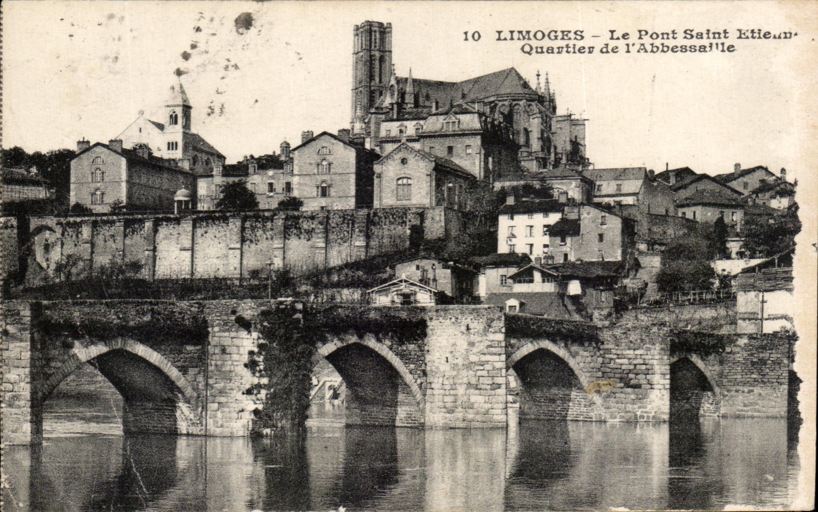 CPA Limoges el puente Saint-E'tienne Quartler de I' Abbessaille