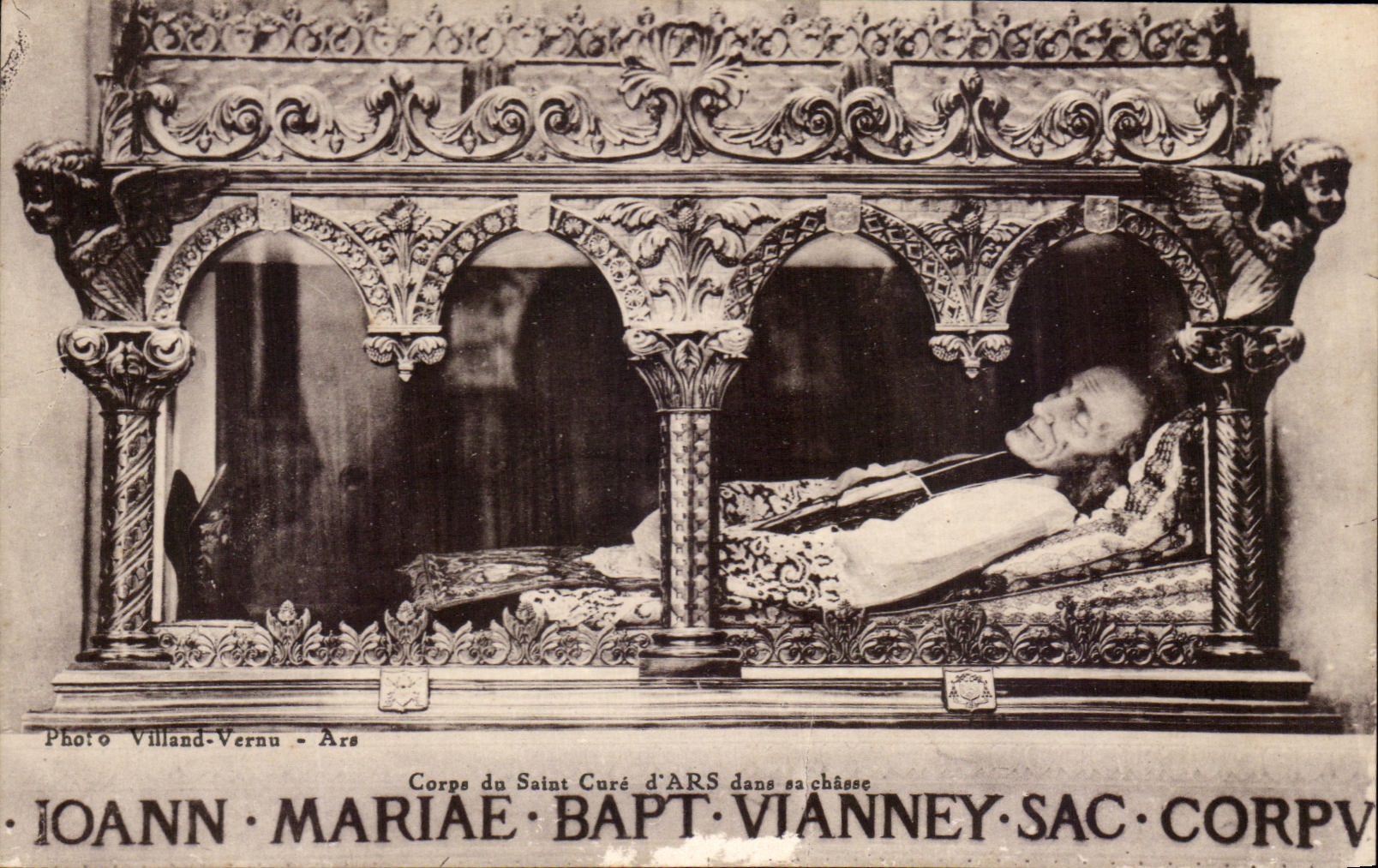 CPA Corps du Saint Cure d'Ars
