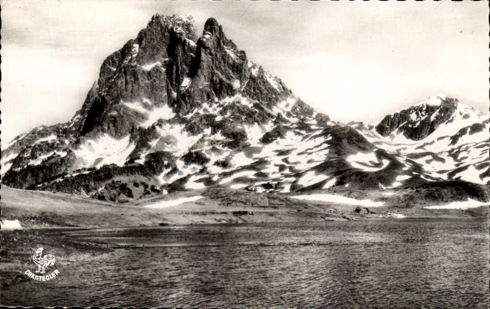 CPA Pyrenes the Peak of the South of Ossau and Lakes